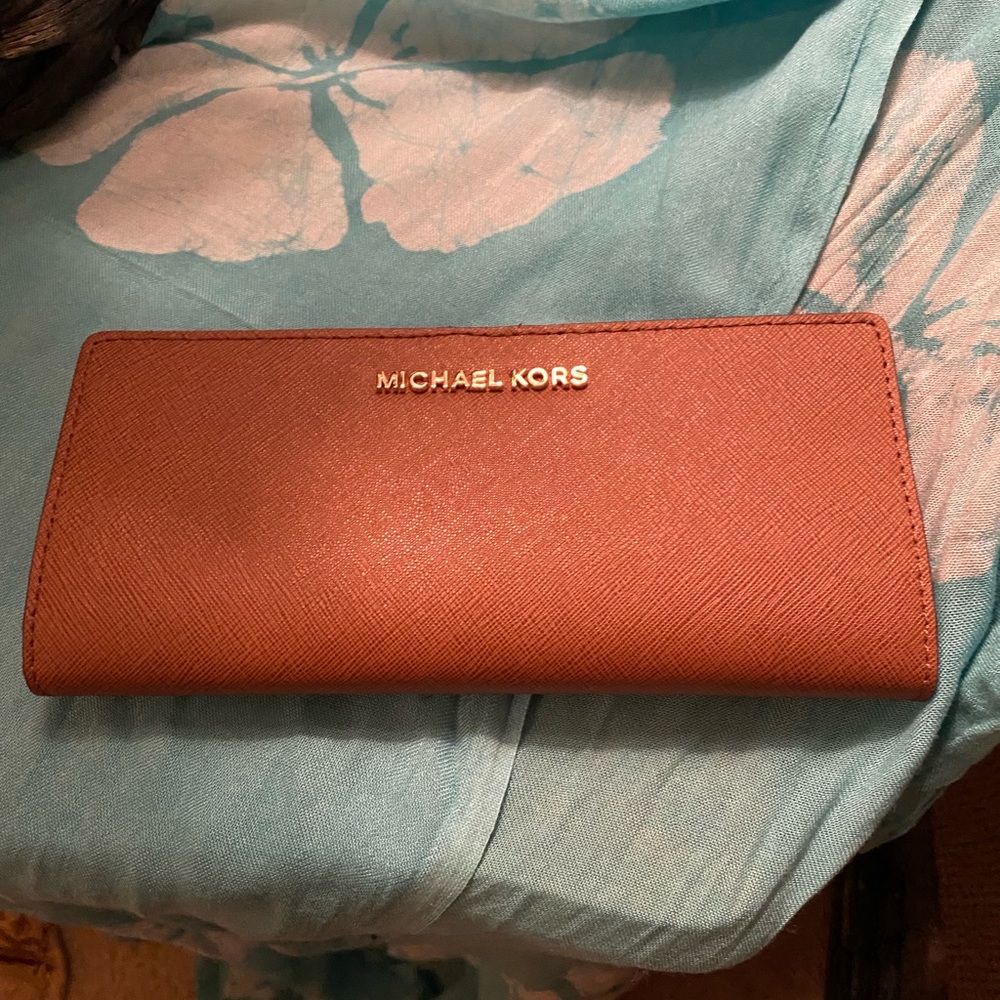 Michael Kors Jet Set travel brown slim wallet